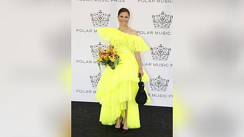 Schwedens künftige Königin Victoria strahlte beim Polar Music Prize in Stockholm in neongelb.