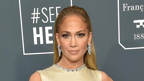 Jennifer Lopez feierte kurz nach ihrem 54. Geburtstag ausgelassen in Italien. Ihr Ehemann war aber anscheinend nicht dabei.