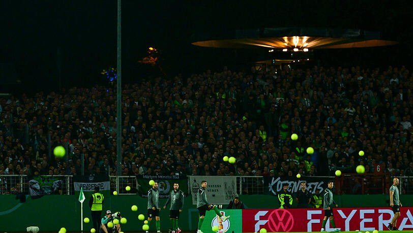 FC-Bayern-News: Rund 65.000 Euro Strafe für Tennisball-Protest