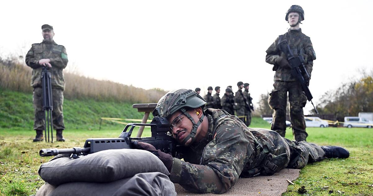 Wehrdienst-Gr-ne-f-r-verpflichtende-Musterung