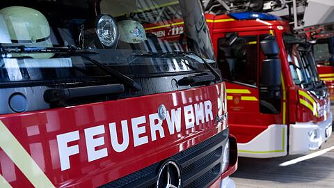 An einer Zapfs&auml;ule fing der Oldtimer Feuer. (Symbolbild)