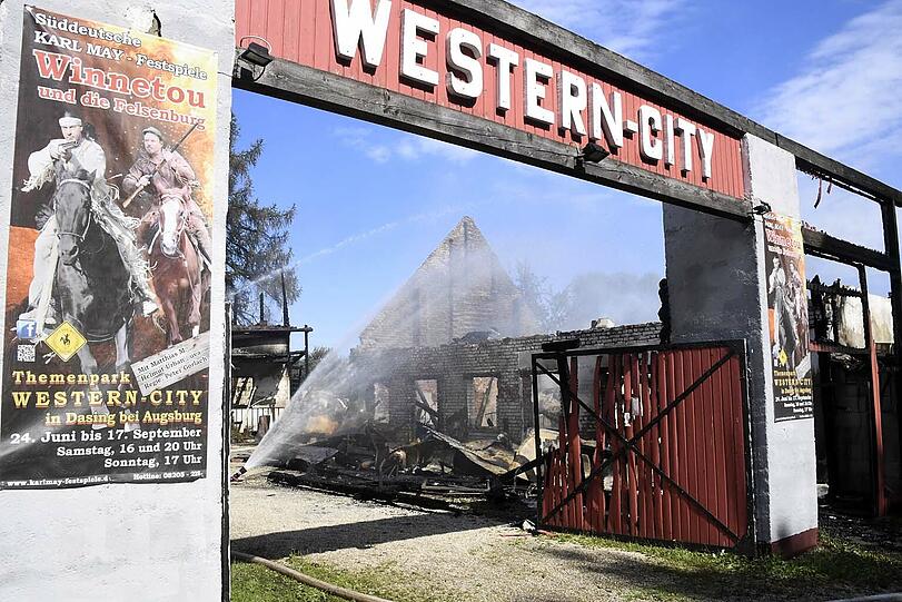 Durch den Brand im Freizeitpark bei Augsburg entstand ein Schaden in Millionenhöhe.