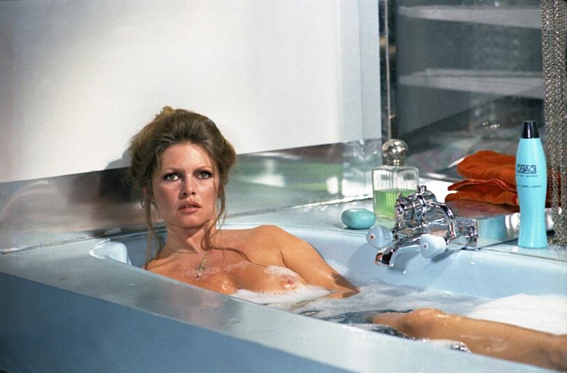 Brigitte Bardot kennt man weltweit als Schauspielerin und Sexsymbol. Ihr echter französischer Name lautet Camille Javal.