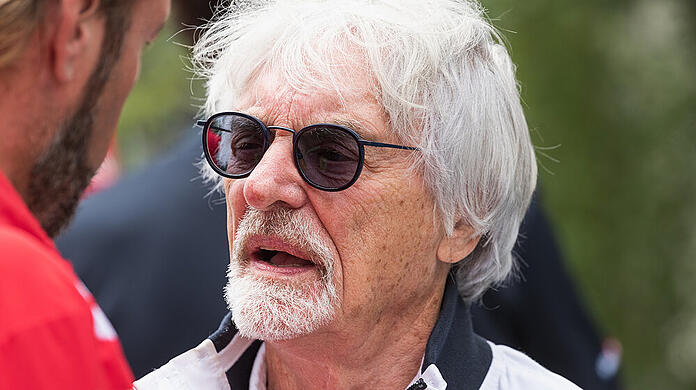 Ex-Formel-1-Boss Bernie Ecclestone begrüßt seinen ersten männlichen Nachkommen auf der Welt.