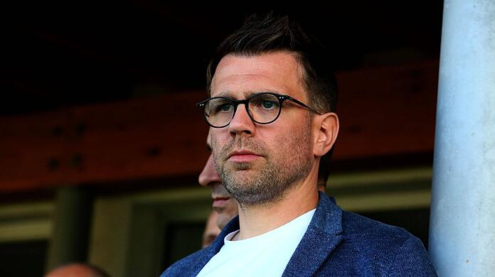 Der 42-Jährige gebürtige Münchner ist Strategischer Berater bei Bosnien-Herzegowina. Von 1996 bis 2004 spielte Zvjezdan Misimovicbeim FC Bayern, 2009 holte er sensationell die Meisterschaft mit dem VfL Wolfsburg.