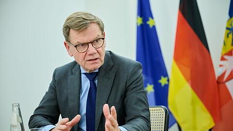 Auch bei den vom Klimawandel stark betroffenen kleinen Inselstaaten im Indopazifik will Au&szlig;enminister Johann Wadephul (CDU) um Unterst&uuml;tzung f&uuml;r die deutsche Kandidatur zum UN-Sicherheitsrat werben.