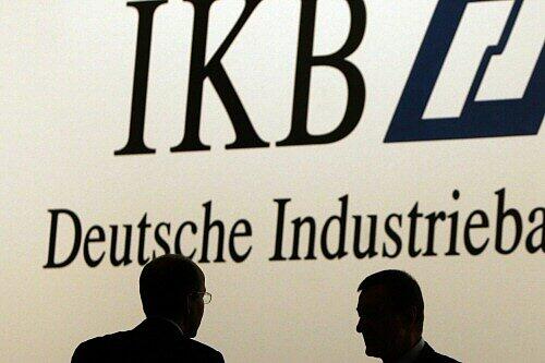 Silhouetten der IKB-Führung bei der Hauptversammlung 2008