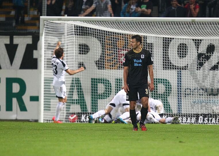 Grzegorz Wojtkowiak &ndash; Note 5.

Schwache Partie des Polen. Verlor wichtige Zweikämpfe, beging unnötige Fouls. Hatte Pech mit einem Fernschuss. Aber defensiv war es zu wenig.