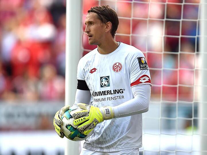 Beebdet zum Saisonende offiziell seine Karriere als Fußball-Profi: René Adler.