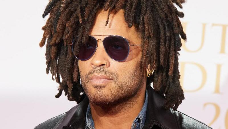 Lenny Kravitz setzt sich für die Betroffenen des Hurrikans "Dorian" auf den Bahamas ein. Lenny Kravitz setzt sich für die Betroffenen des Hurrikans "Dorian" auf den Bahamas ein.