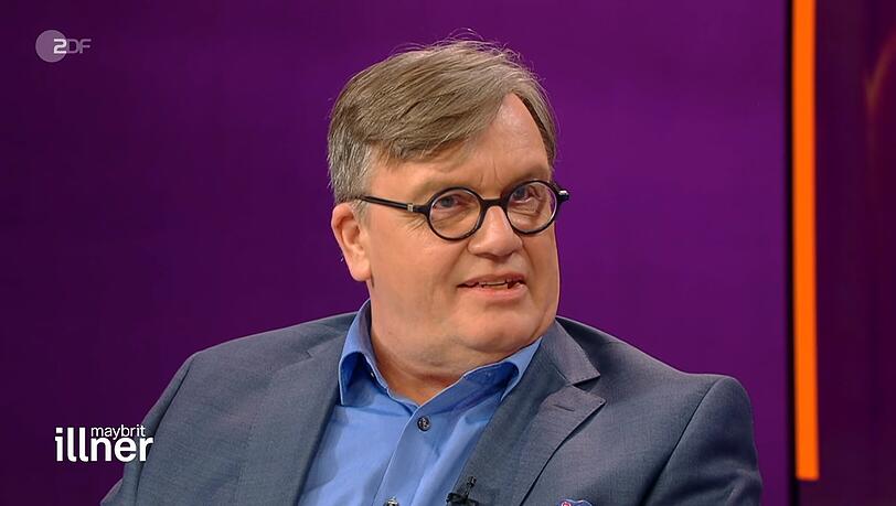 Hape Kerkeling zeigte sich nach monatelanger Abwesenheit wieder im TV – in der Talkshow von Maybrit Illner.