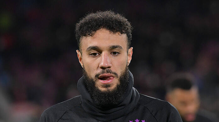 Beim 1:0-Sieg in Old Trafford zog sich Noussair Mazraoui einen Muskelbündelriss zu. Der FC Bayern hofft, das Déjà-vu aus der Vorsaison zu vermeiden.