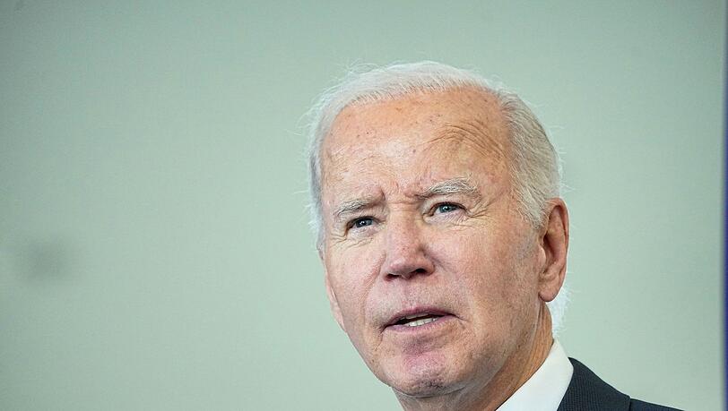 Biden und seine Familie beraten sich nach Angaben seines Büros derzeit mit seinem Ärzteteam über das weitere Vorgehen.