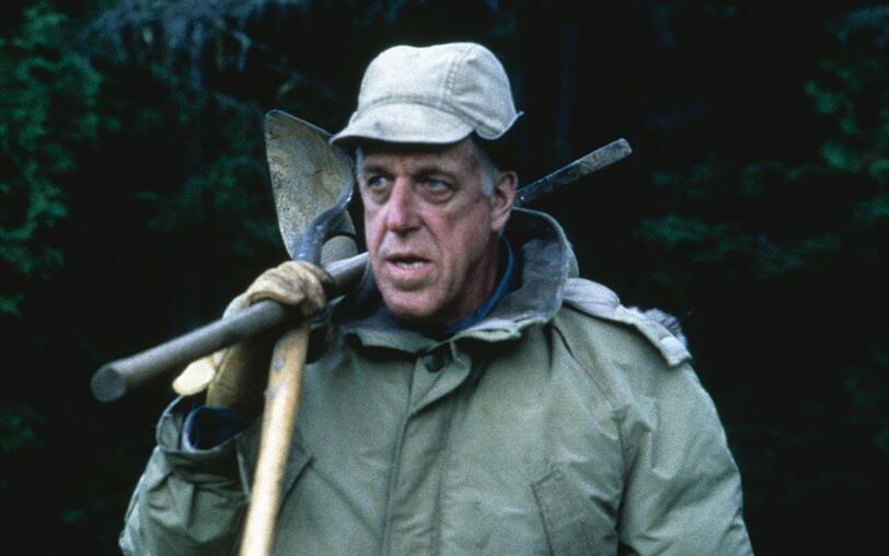 Jud (Fred Gwynne) kennt die dunklen Geschichten von Ludlow - und das uralte Wissen, das besser ruhen sollte. Jud (Fred Gwynne) kennt die dunklen Geschichten von Ludlow - und das uralte Wissen, das besser ruhen sollte.