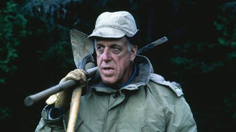 Jud (Fred Gwynne) kennt die dunklen Geschichten von Ludlow - und das uralte Wissen, das besser ruhen sollte.