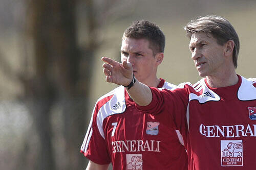 Hachings neuer Trainer Klaus Augenthaler und Tobias Schweinsteiger