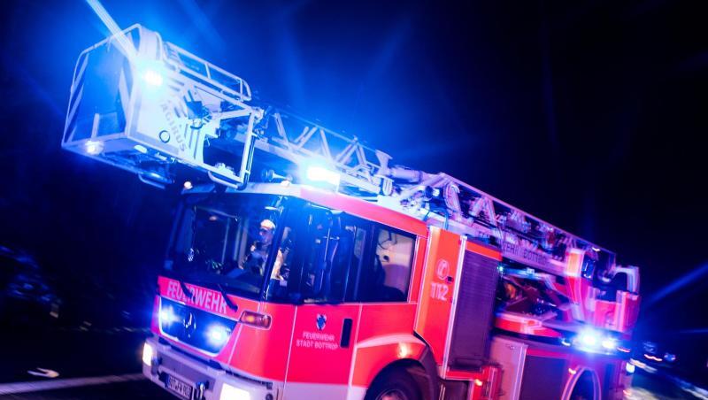 Ein Drehleiterwagen der Feuerwehr. (Archivbild) Ein Drehleiterwagen der Feuerwehr. (Archivbild)