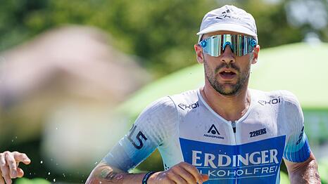 Patrick Lange will in Roth auch die 2:30-Stunden-Marke beim Laufen knacken. (Archivbild)