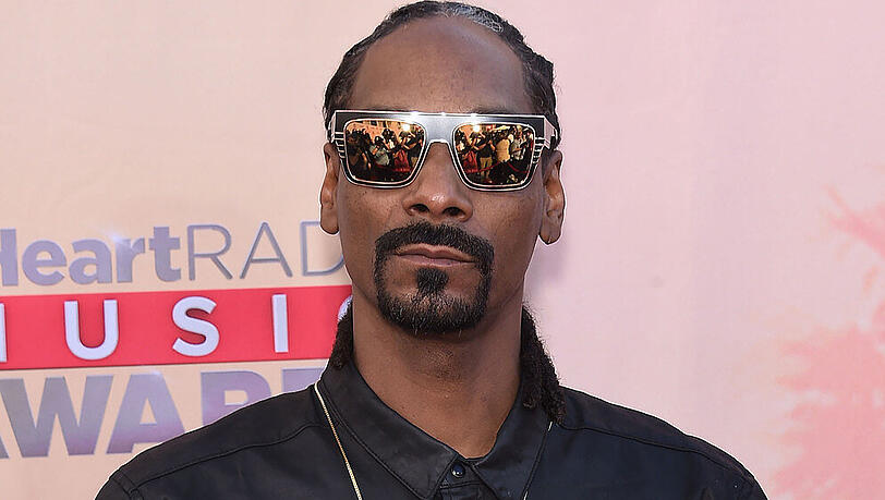Snoop Dogg musste sich von seinem Enkelkind verabschieden Snoop Dogg musste sich von seinem Enkelkind verabschieden