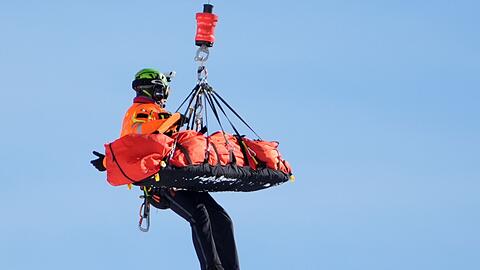 Lindsey Vonn wird nach ihrem schweren Unfall abtransportiert.