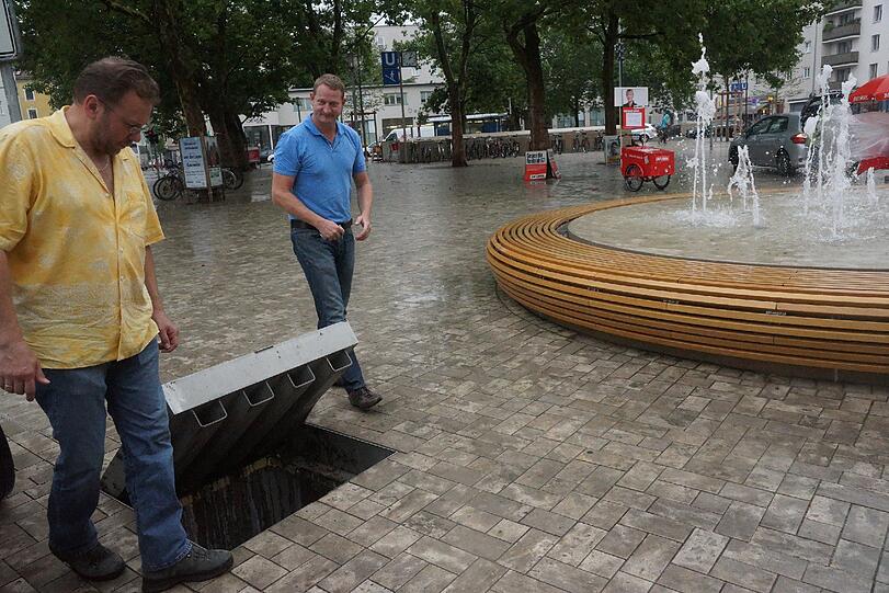 ... mutmaßlich zerstört - einer der nächtlichen Vorfälle war im August 2013. Die Stadt reagierte, der Brunnen wurde repariert.