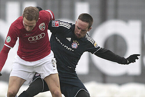 Im Testspiel gegen Ingolstadt durfte er ran, gegen Mainz sitzt Franck Ribéry erst einmal nur auf der Bank.