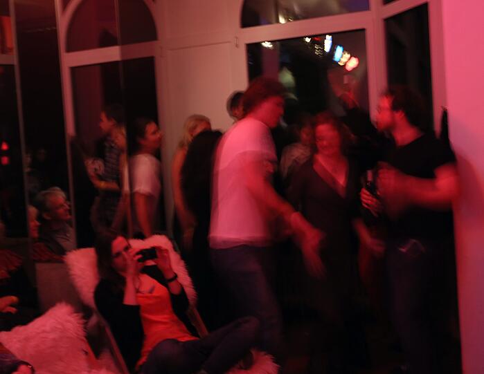 Die Lange Nacht der Musik. Im Galli Theater Café präsentieren Red Manhole
ihren &bdquo;IndieKlezmerPsychoPunkCabaret&ldquo;.
