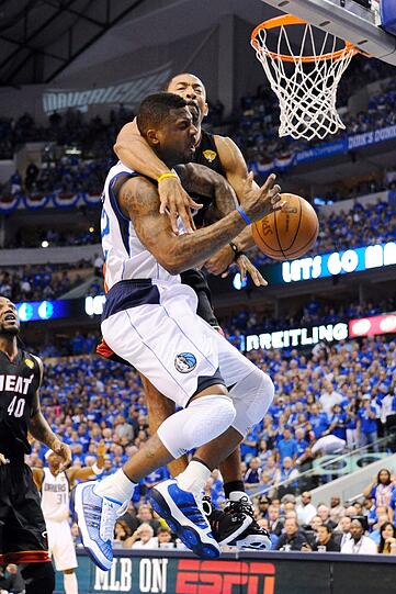 Dirk Nowitzki führt seine Dallas Mavericks zum dritten Sieg in der Best-of-Seven Serie. Die Mavs führen damit mit 3:2 gegen die Miami Heat.