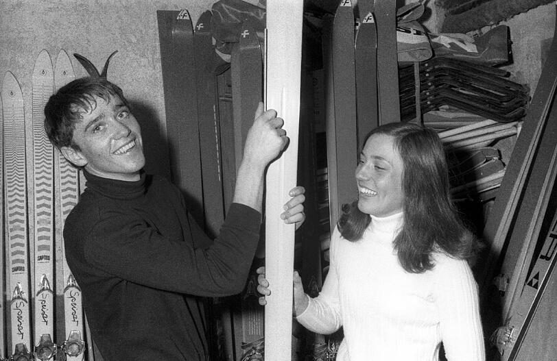 Hier die beiden beim Ski präperieren 1969.