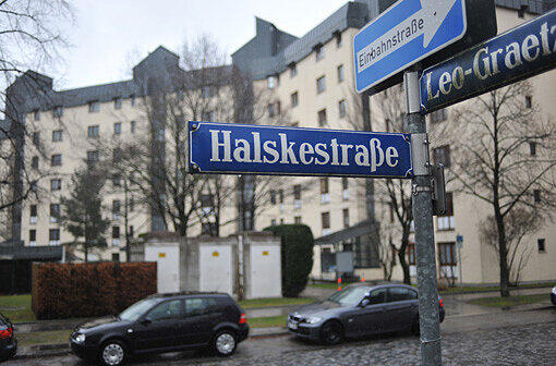 In der Halskestraße im Stadtteil Obersendling wurde die 31-jährige Verlagsangestellte im Eingangsbereich ihres Wohnhauses ermordet.