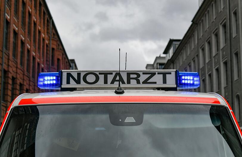 Ein Notarztteam kümmerte sich um den Verletzten.
