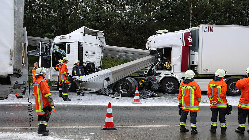 Die Bilder vom spektakulären Unfall auf der A9.