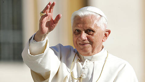 Papst Benedikt XVI. bei einem Besuch im Schloss Bellevue in Berlin 2012.