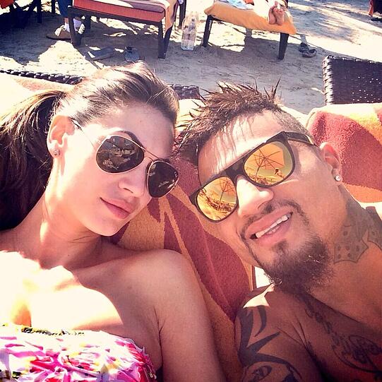 Schalkes Kevin-Prince Boateng erholt sich zusammen mit seiner schwangeren Model-Freundin Melissa Satta von den Weihnachtsfeiertagen zu Hause.