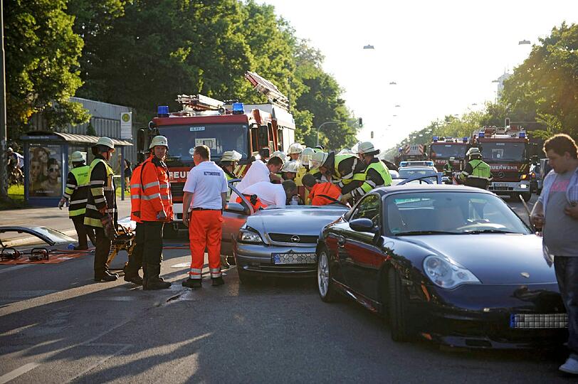 Massen-Crash in der Landsberger Straße: Die Polizei schätzt den Schaden auf 25.000 Euro.