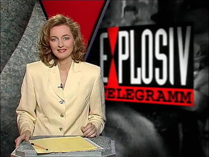 Die Moderatorin Frauke Ludowig bei der ersten Sendung von "Explosiv Telegramm" - dem Vorläufer des RTL-Magazins "Exclusiv - Das Starmagazin" (1994).