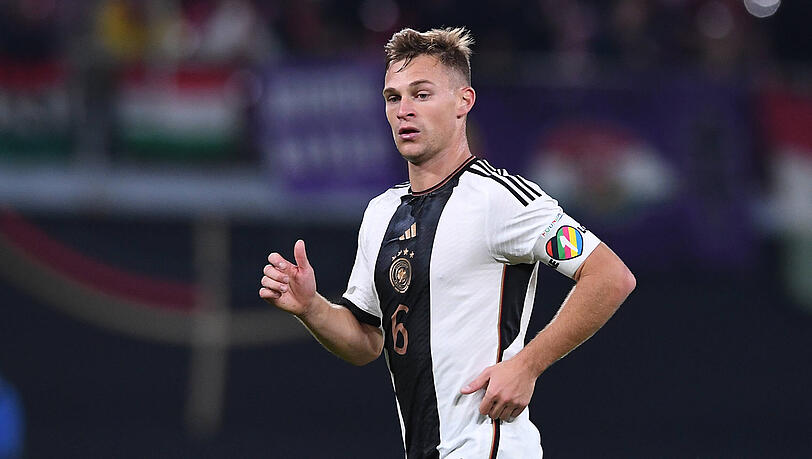 Bayern-Star Joshua Kimmich mit der "One Love"-Kapitänsbinde um den Arm.