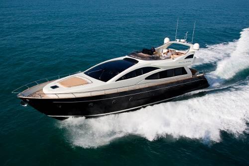 Flotter Flitzer: Die Yacht von Riva mit Teak-Deck gibt's ab 3,5 Millionen Euro