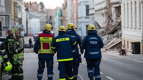 Vor Ort waren bis zum sp&auml;ten Abend rund 120 Einsatzkr&auml;fte.