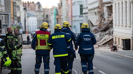 Vor Ort waren bis zum sp&auml;ten Abend rund 120 Einsatzkr&auml;fte.
