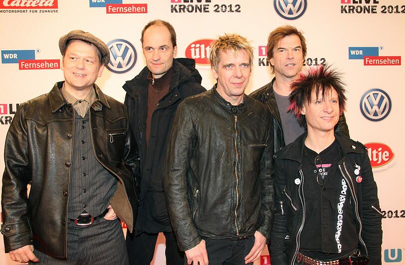 Punker auf dem roten Teppich: Die Toten Hosen.