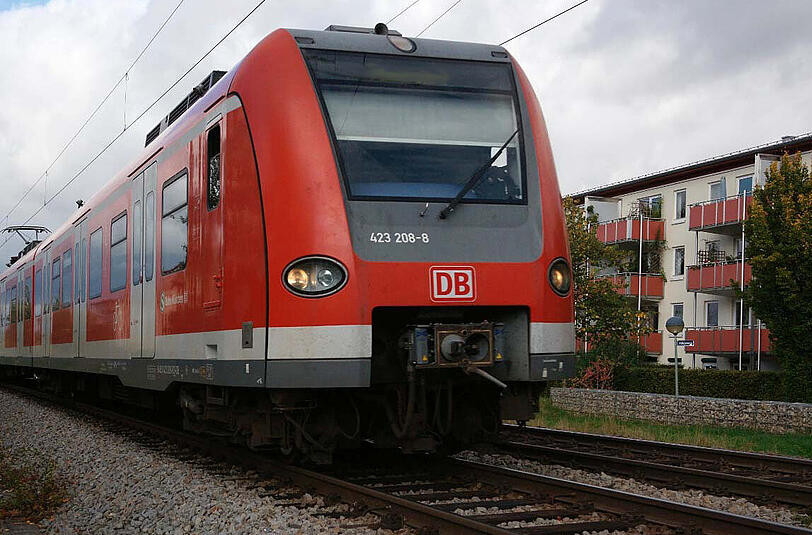 Wegen eines Notarzteinsatzes kommt es momentan zu Verspätungen auf der Stammstrecke.
