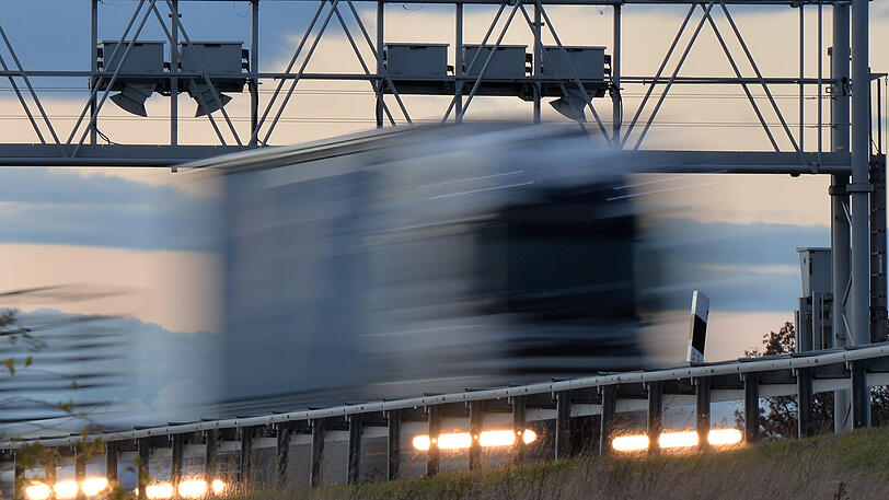 Der Bund erzielte 2016 mit der LKW-Maut Rekordeinnahmen.