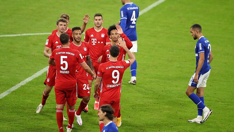 Zum Start der vergangenen Saison überrollte der FC Bayern den späteren Absteiger FC Schalke 04 mit 8:0.
