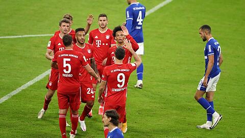 Zum Start der vergangenen Saison überrollte der FC Bayern den späteren Absteiger FC Schalke 04 mit 8:0.