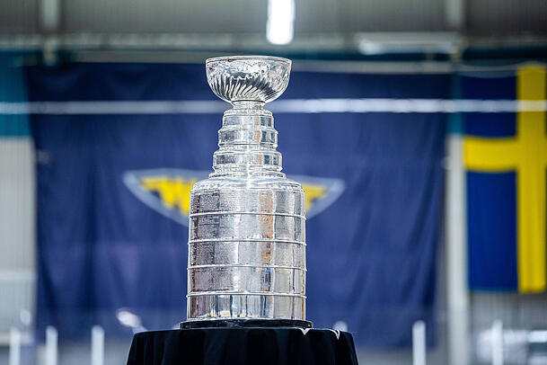 Der Stanley Cup gilt als die wichtigste Eishockeytrophäe der Welt. Der Stanley Cup gilt als die wichtigste Eishockeytrophäe der Welt.