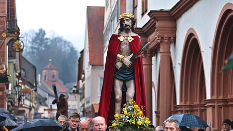 Die Karfreitagsprozession in Lohr am Main. (Archivbild)