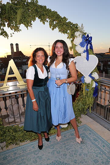 Ex-Wiesn-Wirtinnen: Arabella Schörghuber und Tochter Ramona Pongratz Ex-Wiesn-Wirtinnen: Arabella Schörghuber und Tochter Ramona Pongratz