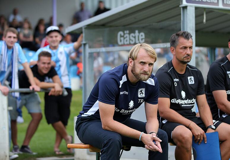 Der TSV 1860 gewinnt im Toto-Pokal mit 4:0 gegen den Bezirksligisten VfR Neuburg. Die Bilder zum Durchklicken.