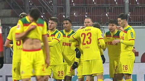 Kölns Mannschaft bejubelt das 1:0 in Mainz.